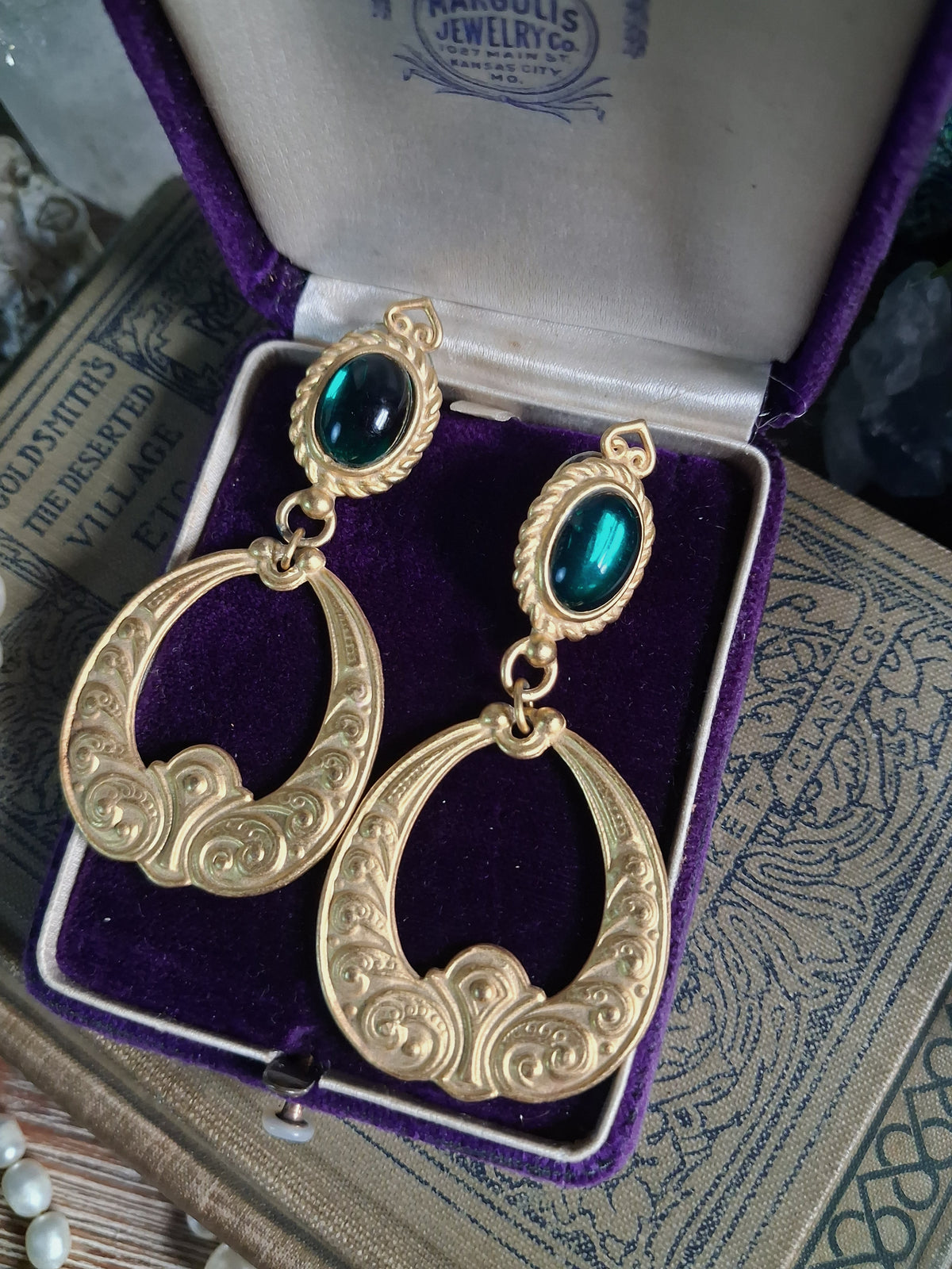 Vintage Emerald Green Cabochon Earrings