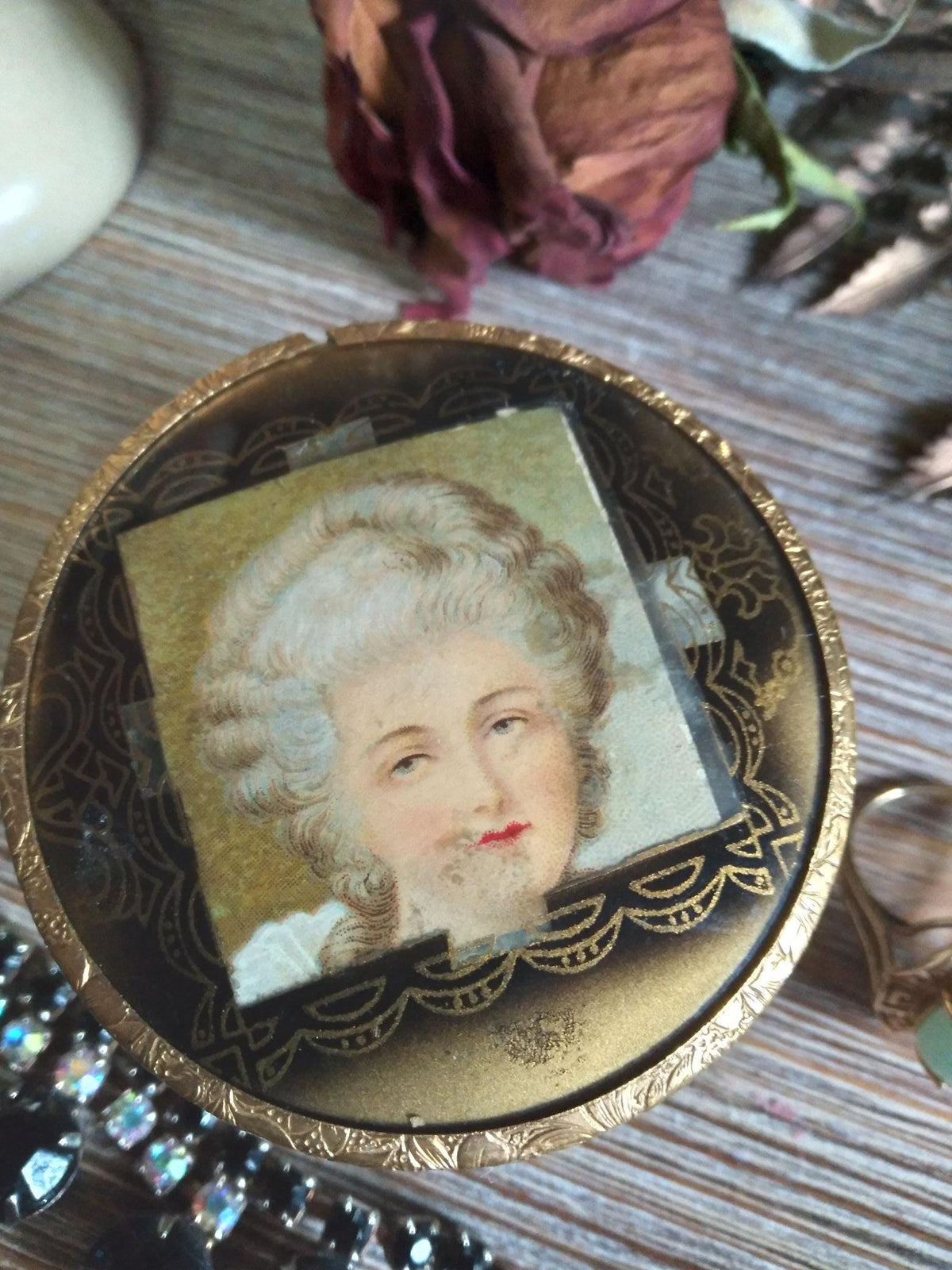 Vintage Baroque Portrait Glass Powder Box