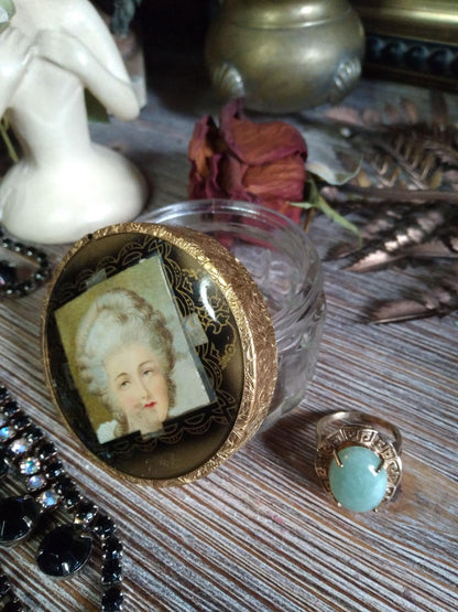 Vintage Baroque Portrait Glass Powder Box