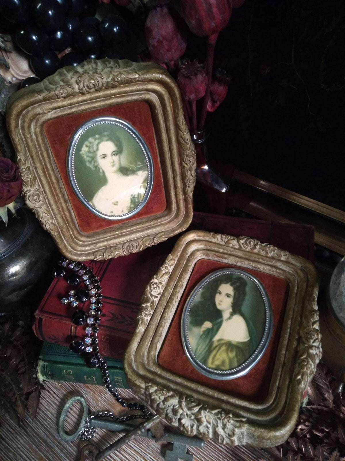 Vintage Baroque Lady Portrait Wall Plaques — Pair
