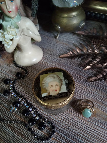 Vintage Baroque Portrait Glass Powder Box